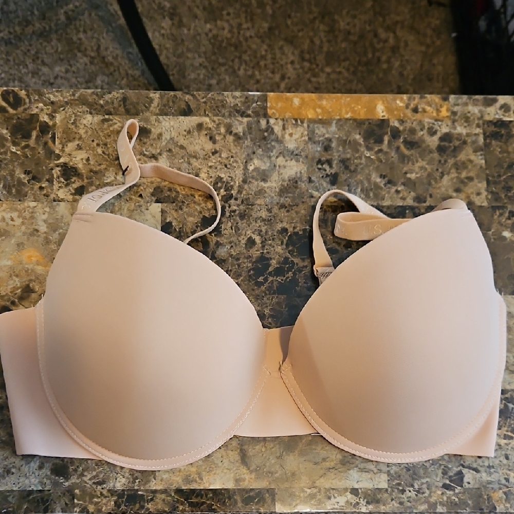 🔴 NWOT 38DD US Polo Push up Cream Bra